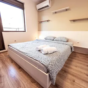 Apartament Bright 1bdr With A Balcony